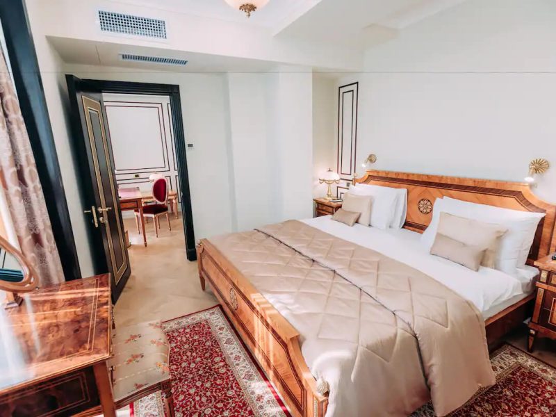 Queen Room